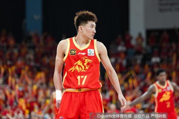 广厦总经理：夺冠有运气成分 孙铭徽左腿胫骨骨裂 他打消炎针上场
