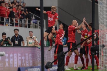 足球报：蓉城本赛季战前五球队保持不败，争冠只需要做好自己